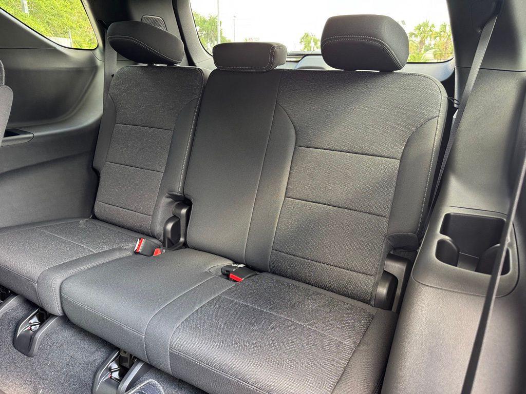 new 2026 Chevrolet Traverse car, priced at $43,190