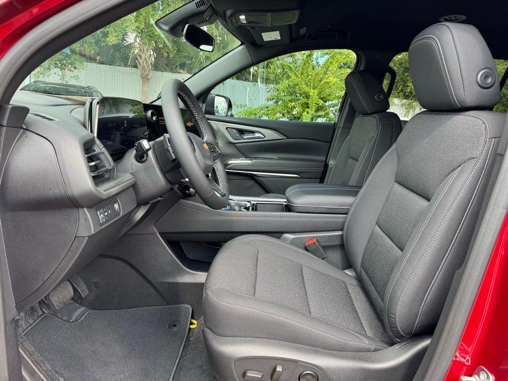 new 2026 Chevrolet Traverse car, priced at $43,190