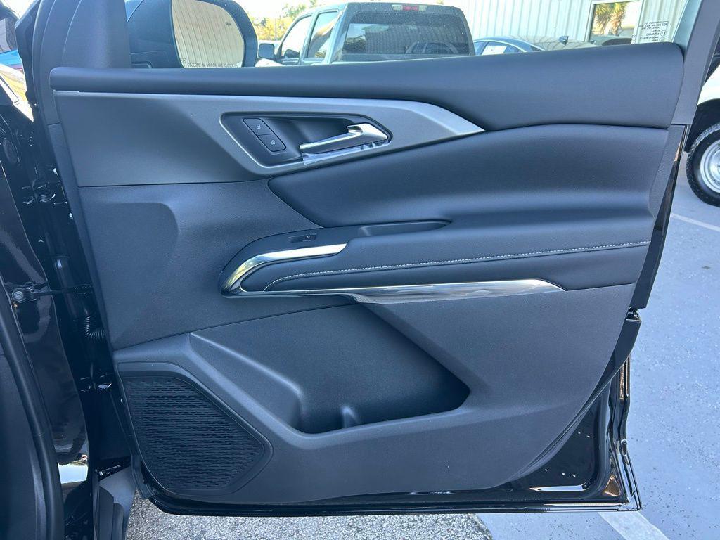 new 2026 Chevrolet Traverse car, priced at $45,740