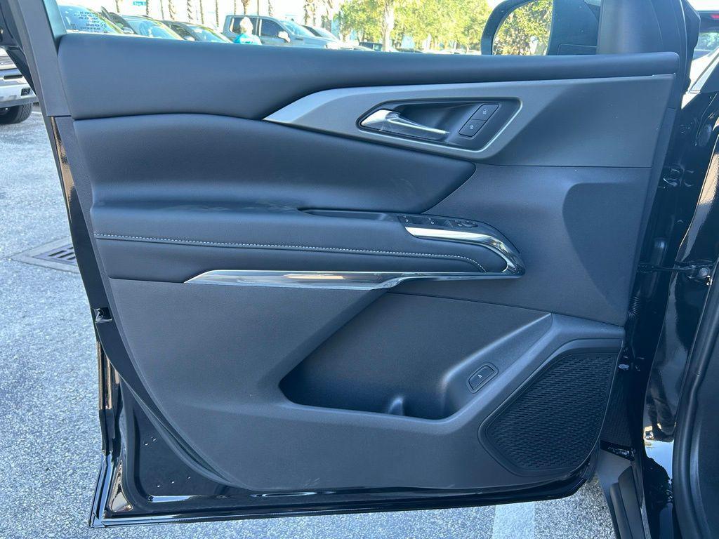 new 2026 Chevrolet Traverse car, priced at $45,740