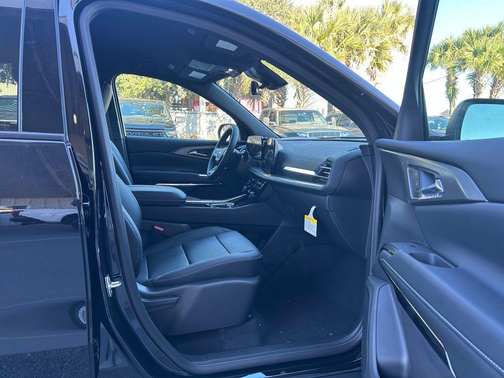 new 2026 Chevrolet Traverse car, priced at $45,740