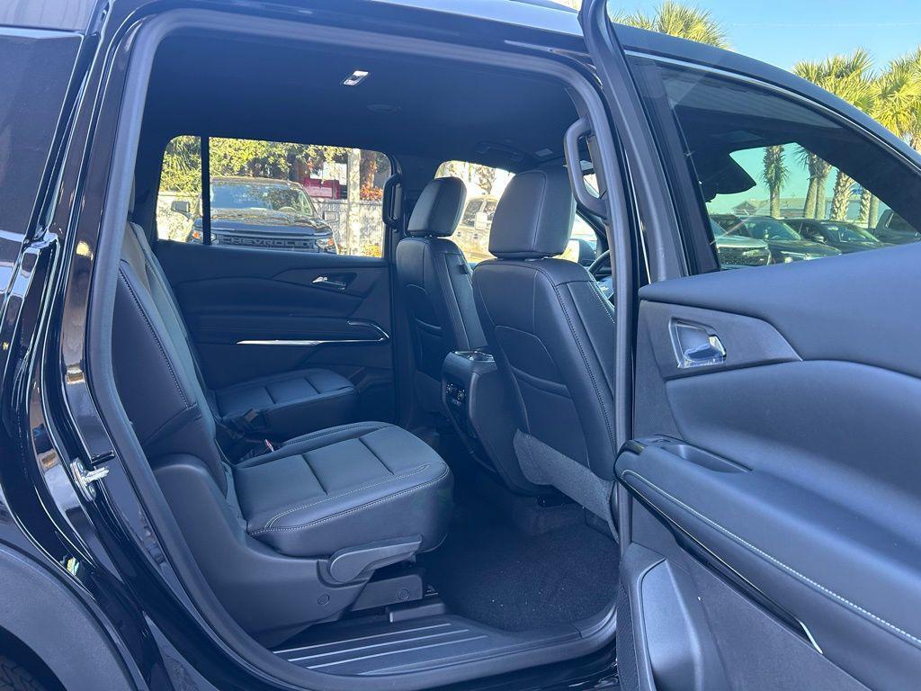 new 2026 Chevrolet Traverse car, priced at $45,740