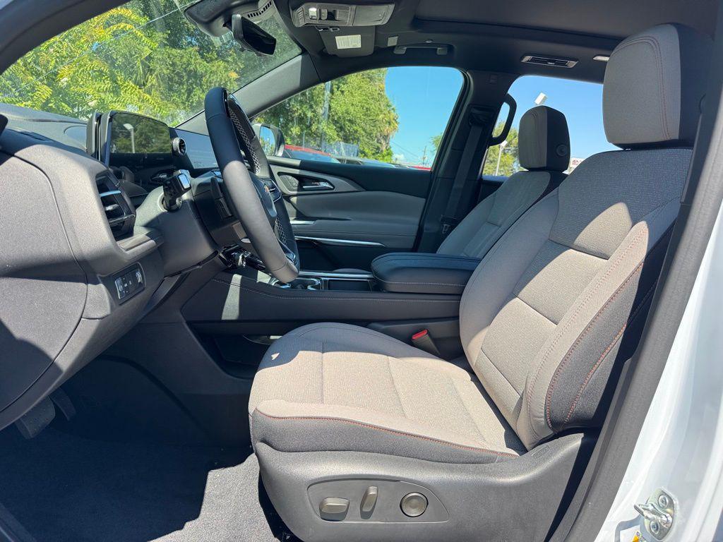 new 2026 Chevrolet Traverse car, priced at $51,350