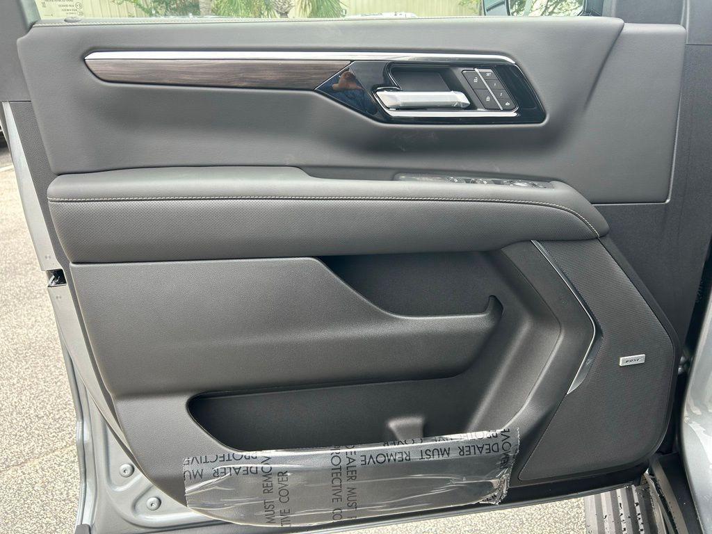 new 2025 Chevrolet Suburban car, priced at $92,795