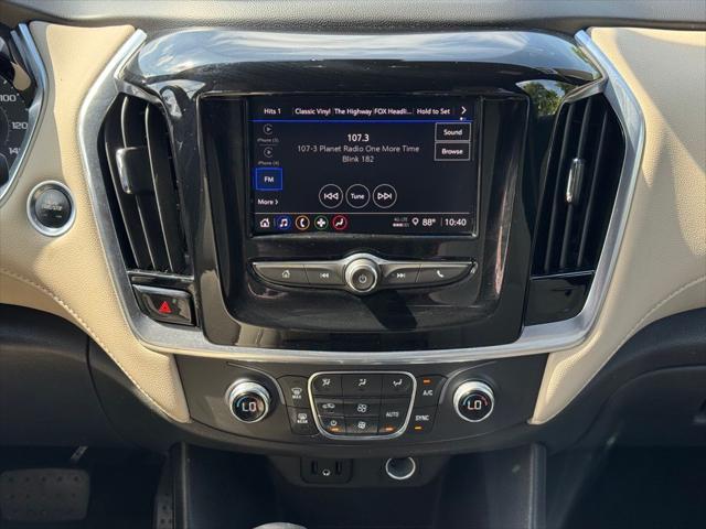 used 2022 Chevrolet Traverse car, priced at $26,888
