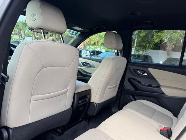 used 2022 Chevrolet Traverse car, priced at $26,888