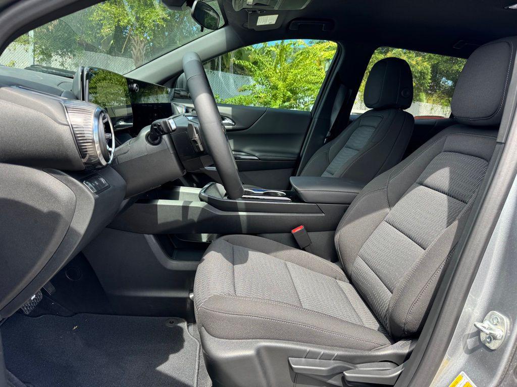 new 2025 Chevrolet Equinox car, priced at $29,995
