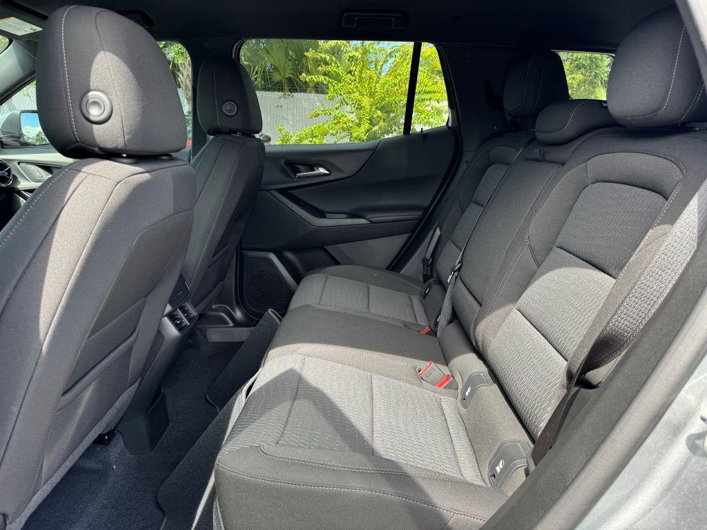 new 2025 Chevrolet Equinox car, priced at $29,995