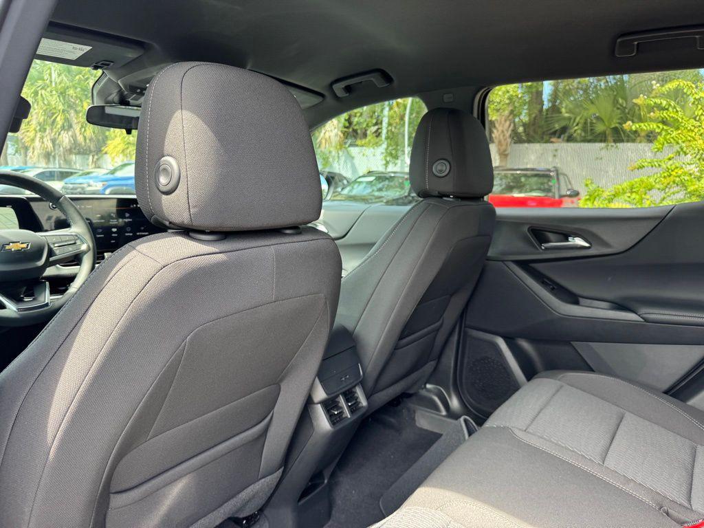 new 2025 Chevrolet Equinox car, priced at $29,995