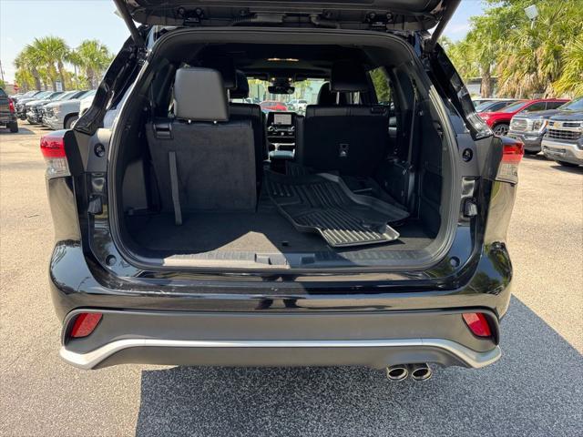 used 2024 Toyota Highlander car, priced at $45,841