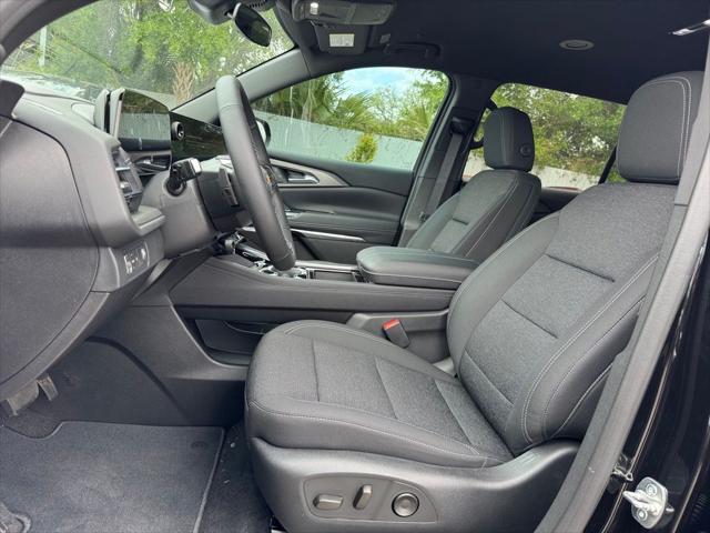 new 2025 Chevrolet Traverse car, priced at $42,095