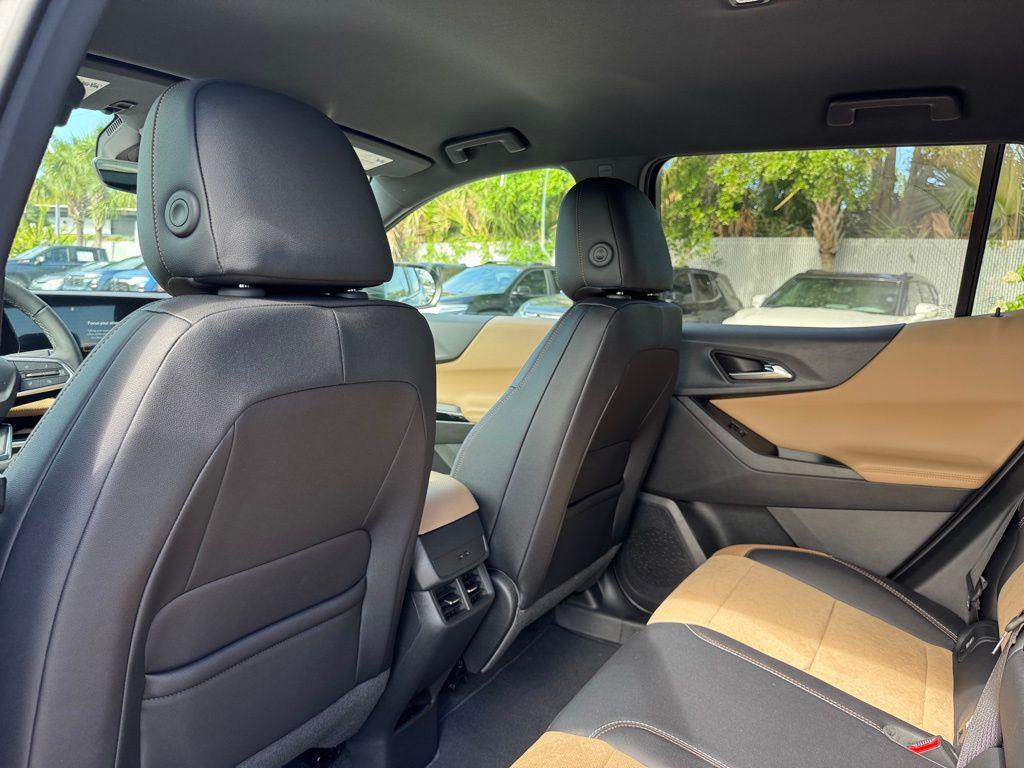 new 2025 Chevrolet Equinox car, priced at $37,430