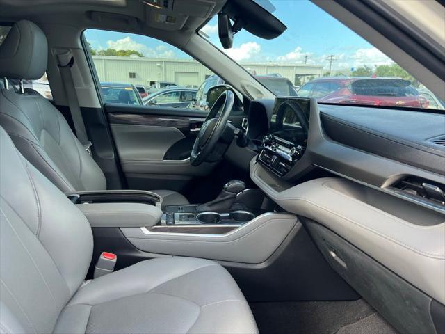 used 2020 Toyota Highlander car, priced at $32,803