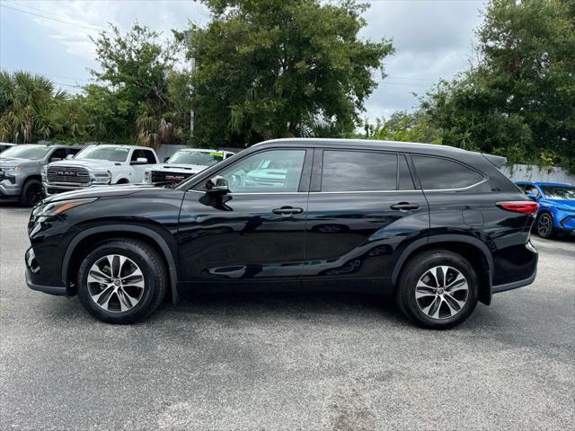 used 2021 Toyota Highlander car, priced at $33,576