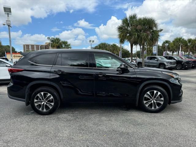 used 2021 Toyota Highlander car, priced at $33,576