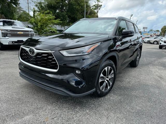 used 2021 Toyota Highlander car, priced at $33,576