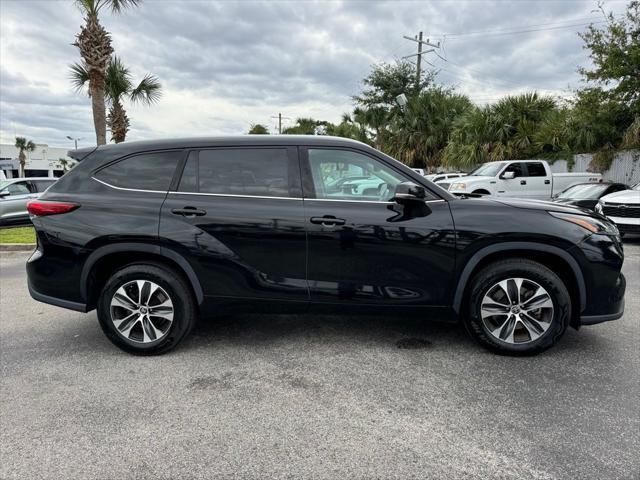 used 2021 Toyota Highlander car, priced at $34,358