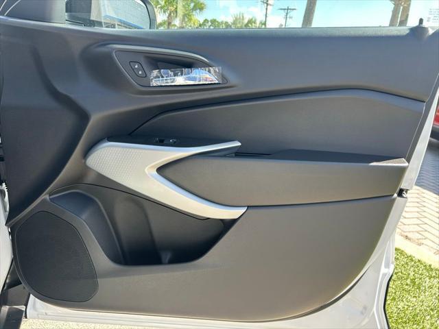 new 2025 Chevrolet Trax car, priced at $25,085