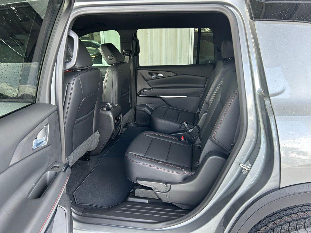 new 2026 Chevrolet Traverse car, priced at $52,020