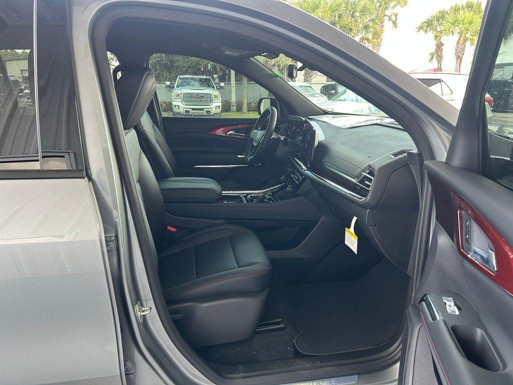 new 2026 Chevrolet Traverse car, priced at $52,020