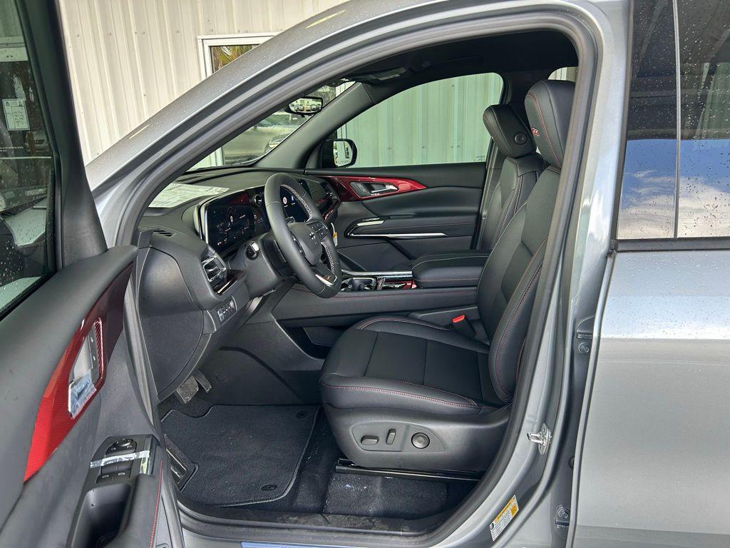 new 2026 Chevrolet Traverse car, priced at $52,020