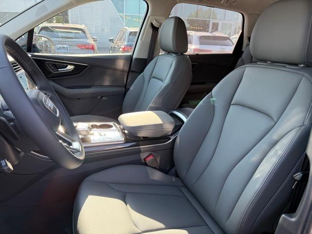 new 2025 Audi Q7 car, priced at $76,950