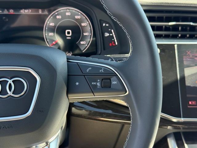 new 2025 Audi Q7 car, priced at $76,950