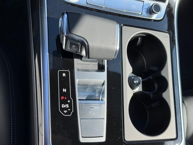 new 2025 Audi Q7 car, priced at $76,350