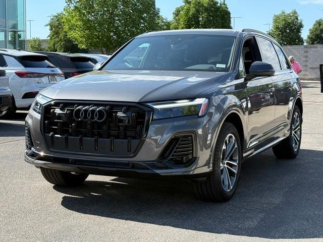 new 2025 Audi Q7 car, priced at $68,620