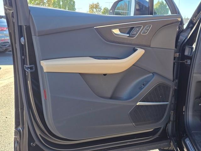 new 2026 Audi Q7 car, priced at $78,295