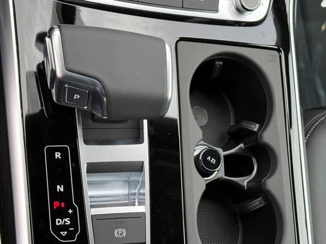 new 2025 Audi Q7 car, priced at $75,525