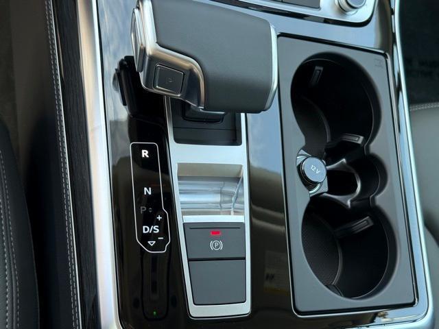 new 2025 Audi Q7 car, priced at $66,835