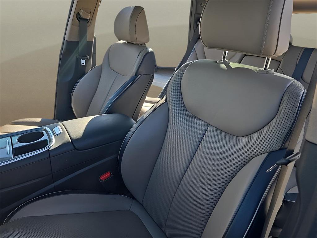 used 2023 Hyundai Santa Fe car, priced at $25,920