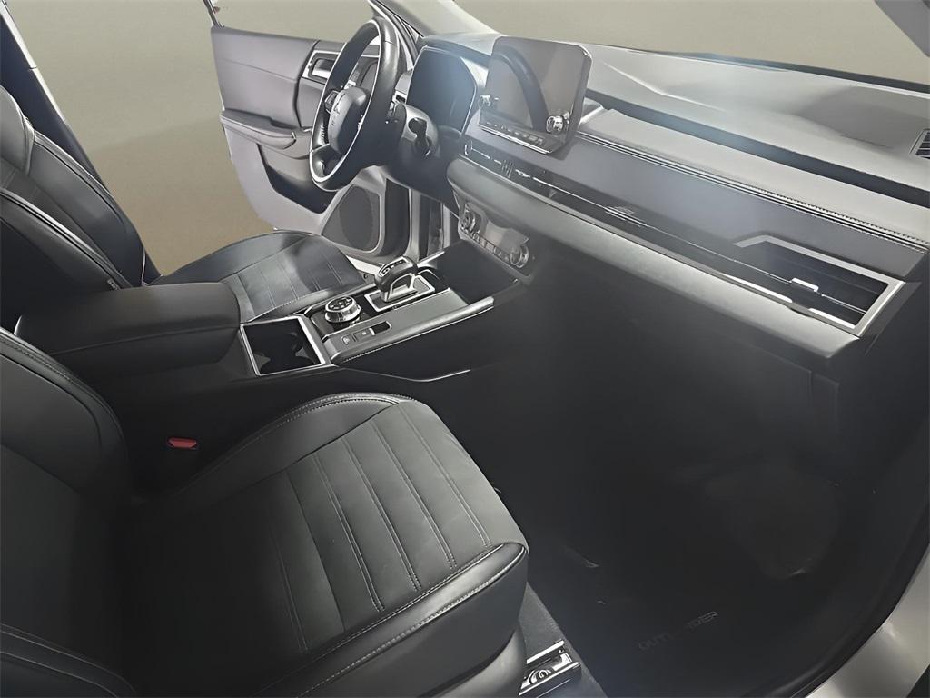 used 2024 Mitsubishi Outlander car, priced at $24,336