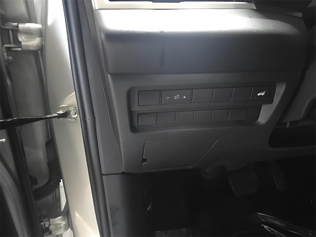 used 2024 Mitsubishi Outlander car, priced at $24,336