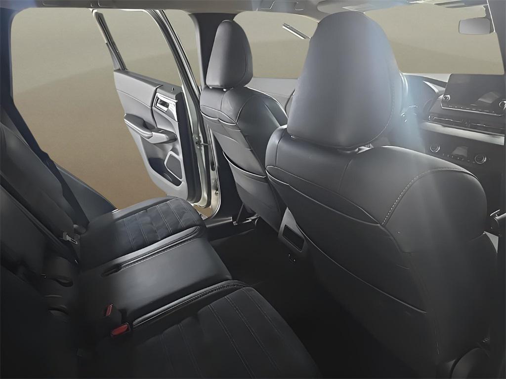 used 2024 Mitsubishi Outlander car, priced at $24,336