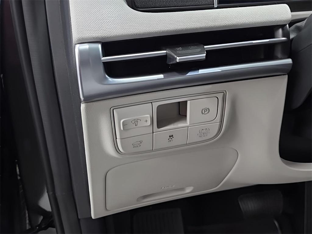 new 2026 Hyundai TUCSON Hybrid car, priced at $40,525