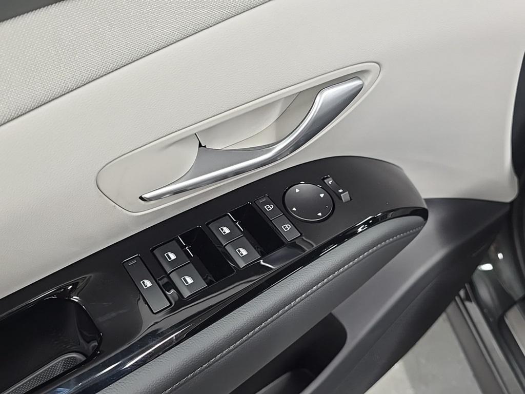 new 2026 Hyundai TUCSON Hybrid car, priced at $40,525