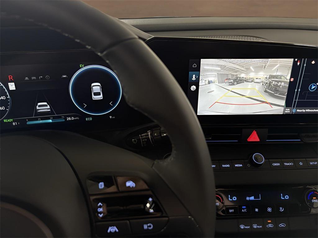 new 2025 Hyundai Elantra car, priced at $25,421