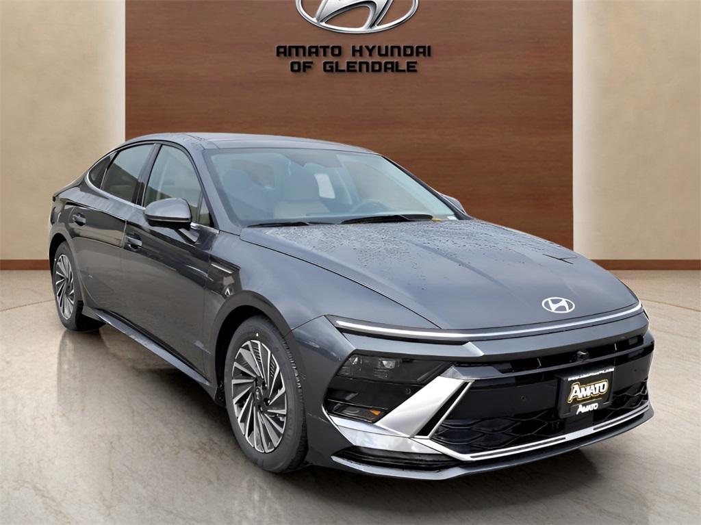new 2025 Hyundai Sonata Hybrid car, priced at $35,421