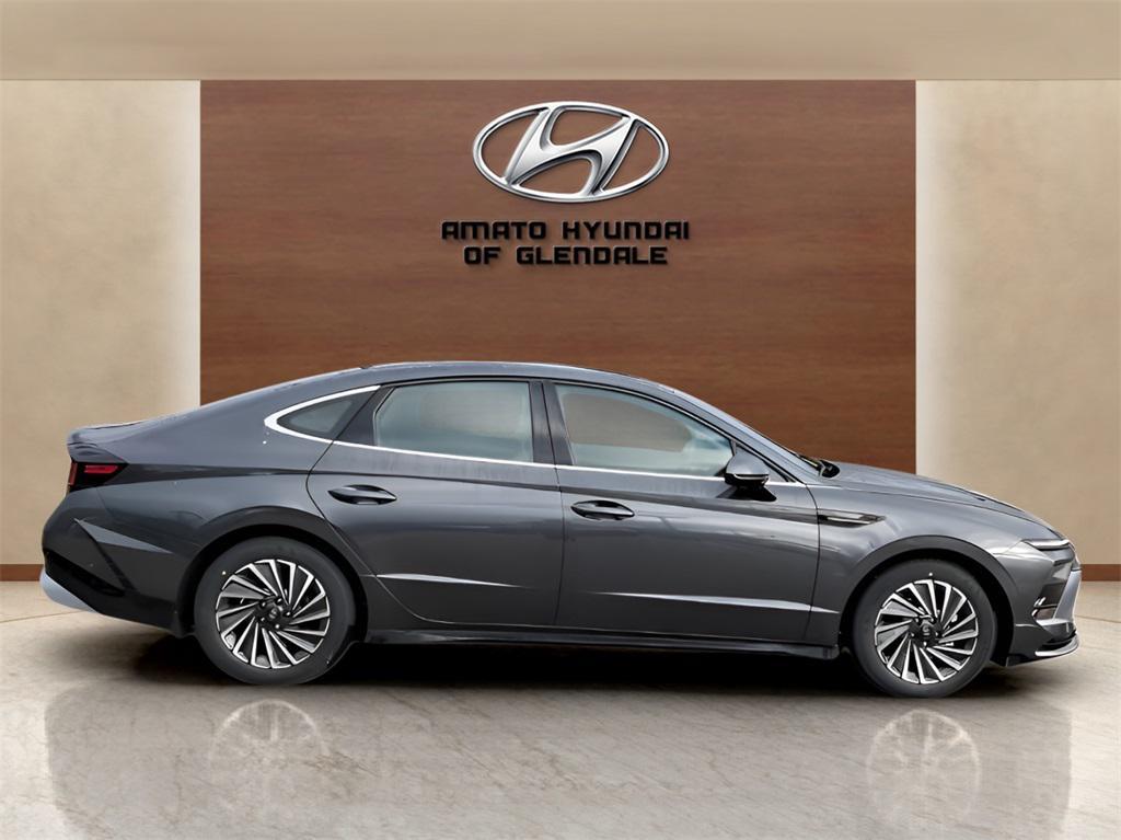 new 2025 Hyundai Sonata Hybrid car, priced at $35,421