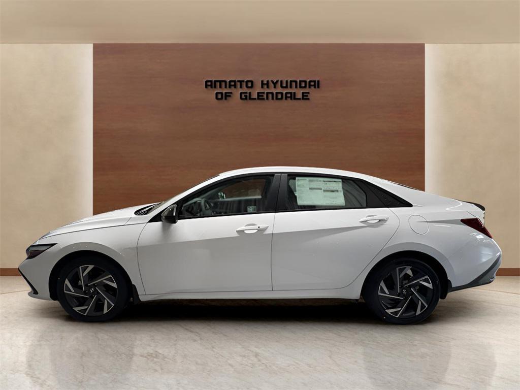 new 2025 Hyundai Elantra car, priced at $23,454