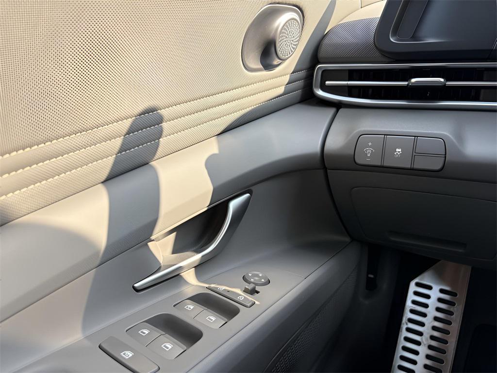 new 2025 Hyundai Elantra car, priced at $24,854