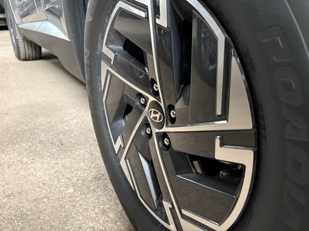 new 2025 Hyundai TUCSON Hybrid car, priced at $30,970