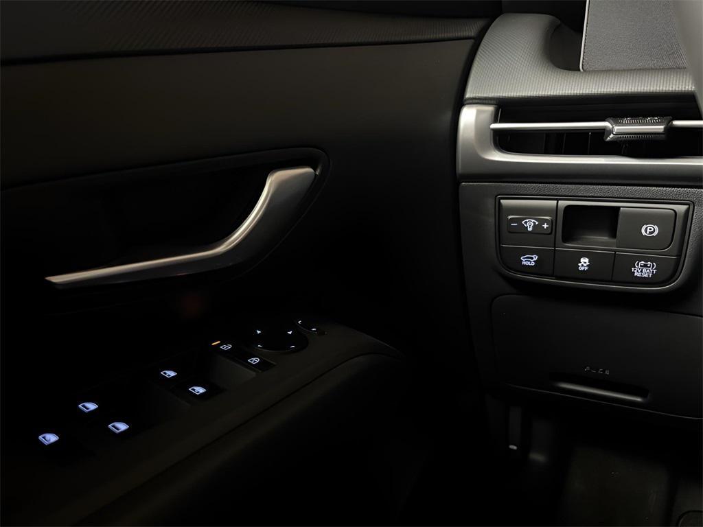 new 2025 Hyundai TUCSON Hybrid car, priced at $30,970