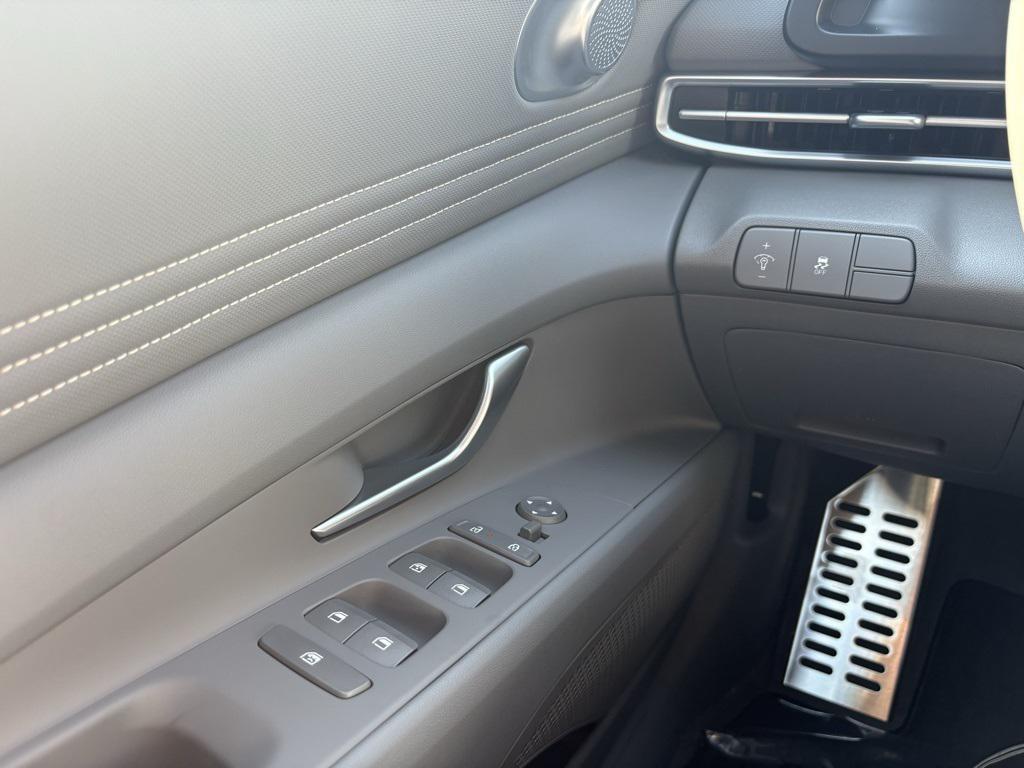 new 2025 Hyundai Elantra car, priced at $24,409