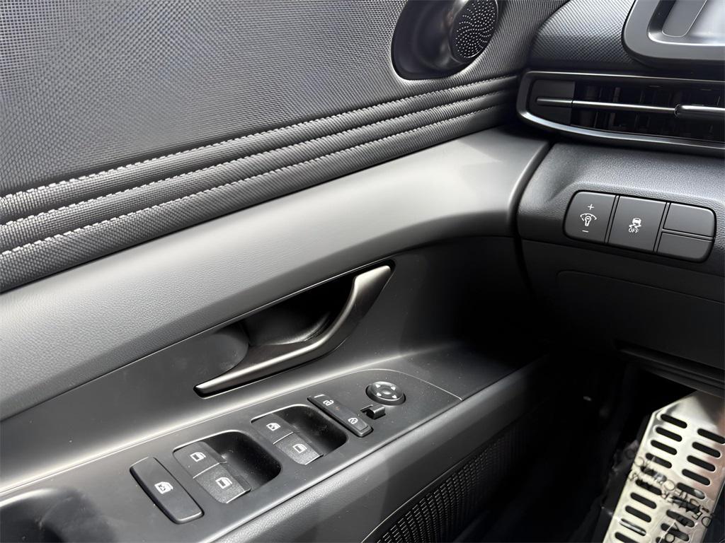 new 2025 Hyundai Elantra car, priced at $23,804