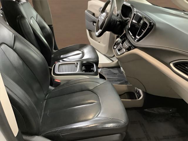 used 2022 Chrysler Pacifica Hybrid car, priced at $20,400