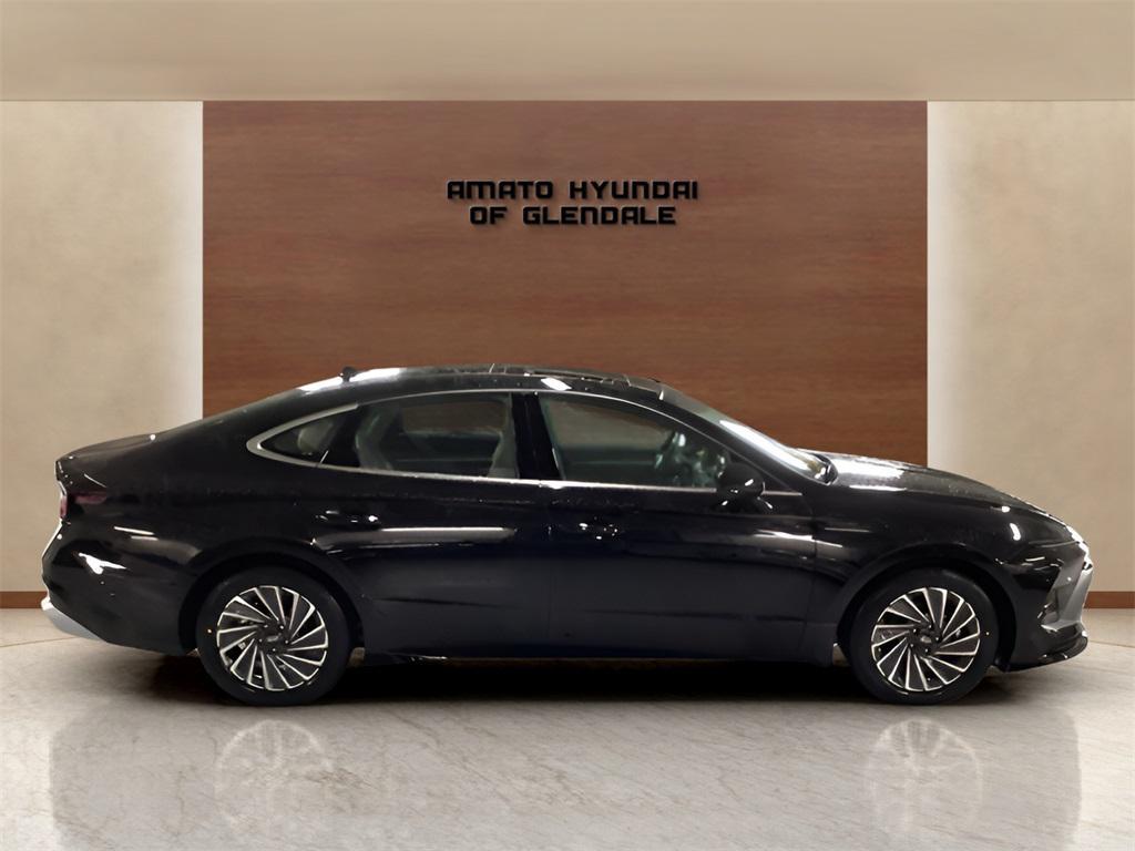 new 2025 Hyundai Sonata Hybrid car, priced at $34,958