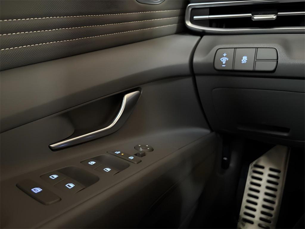 new 2025 Hyundai Elantra car, priced at $24,354
